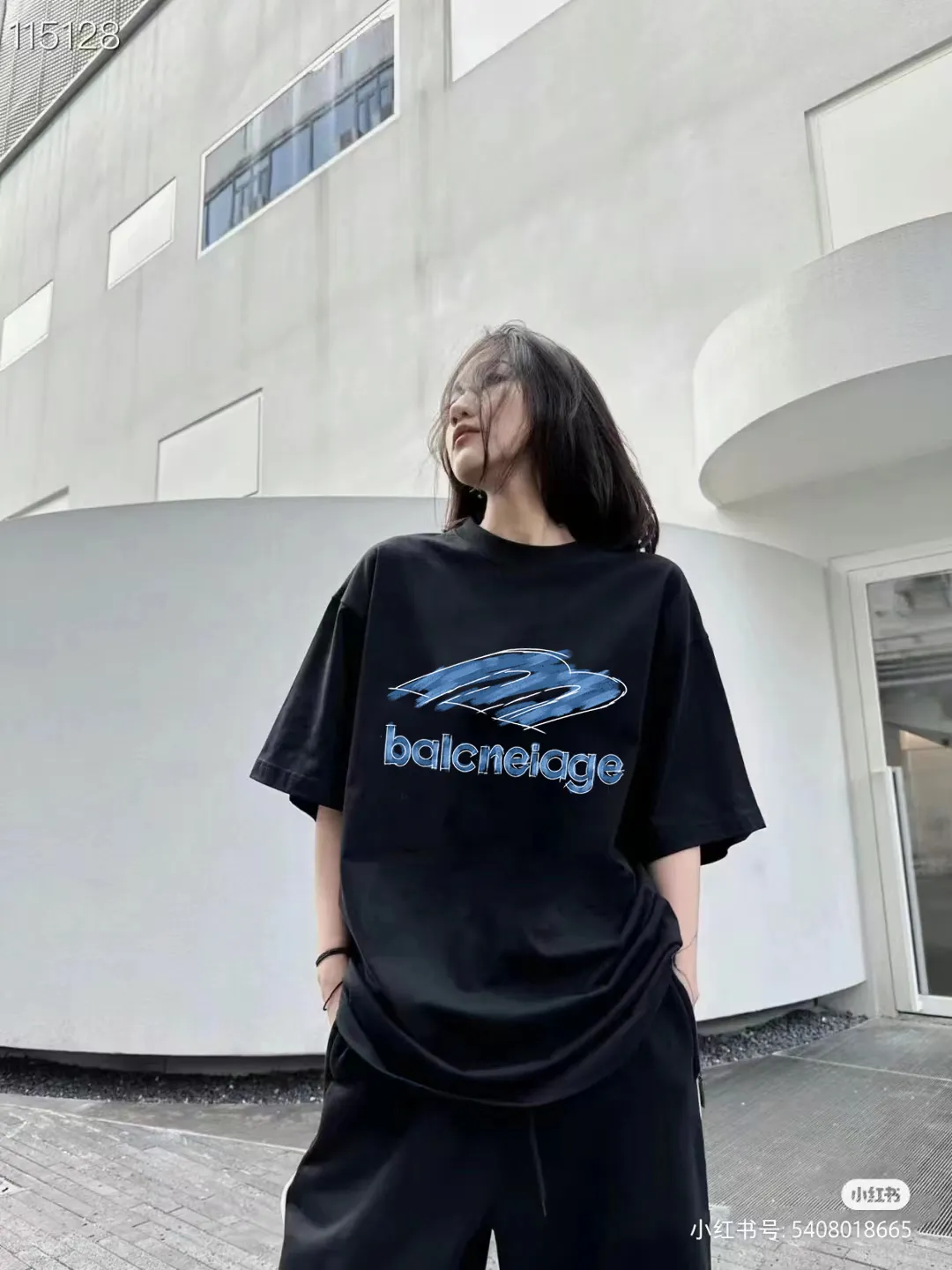 P80✨🔥 BALENCIAGA Paris lettering printed short-sleeved T-shirt. Custom-woven and dyed 300 grams of combed cotton heavyweight fabric. Zero color difference in threads. Perfect details. Different from the current currency version. Welcome to compare. Same Style for men and women. Must-sell in the picture above. Color: White Black Size: 1 2 3 4
